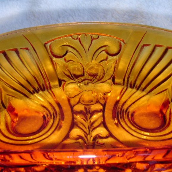 Vintage Divided Amber Glass Dish Killarney Pattern - Picture 6 of 6